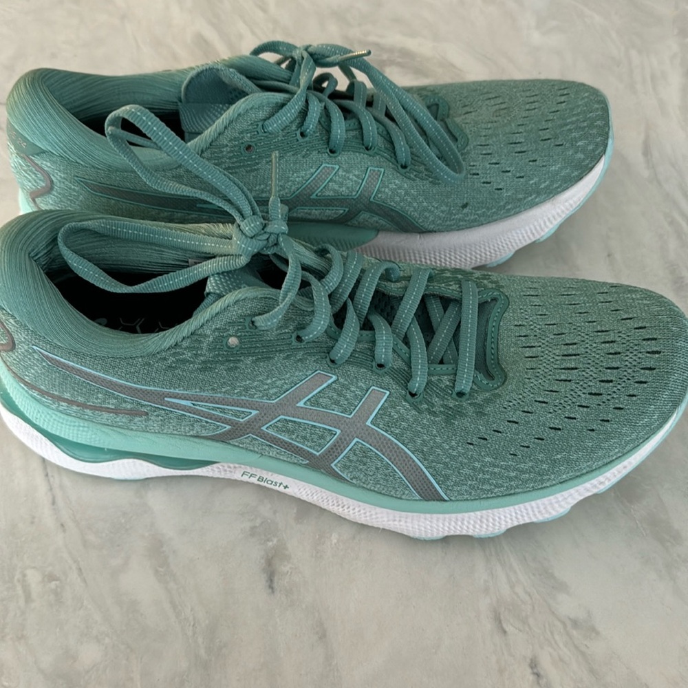 ASICS gel nimbus 24